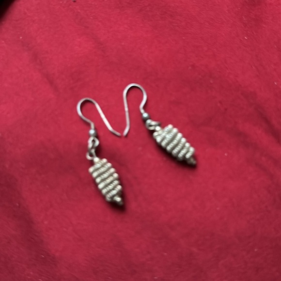 Silver swirl earrings - Picture 2 of 2